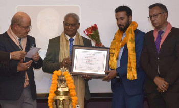 स्वास्थ्यखबरका सम्पादक प्रवीण ढकाललाई रोटरी जोर्नो अवार्ड